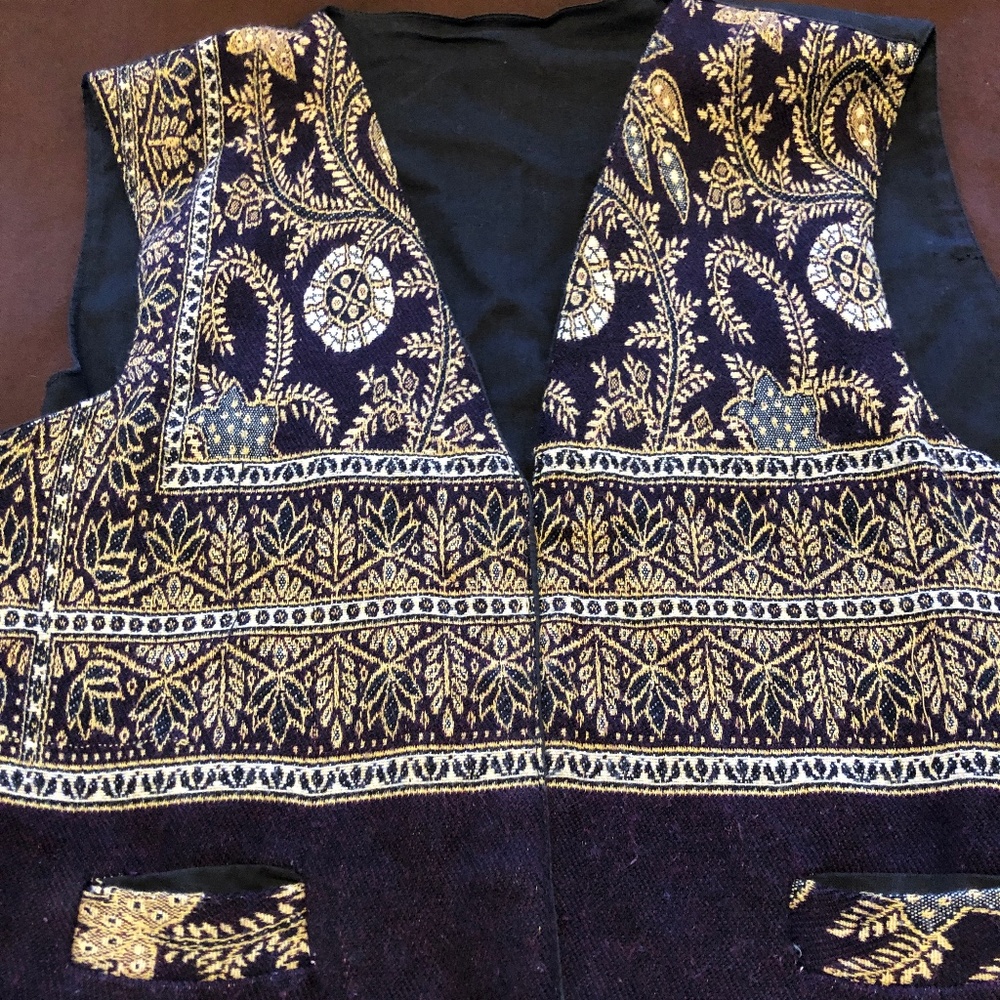Indian Pakistani vest. Gorgeous sticking. Handmade. size medium